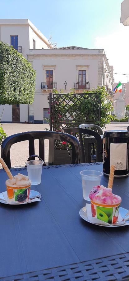 Appartement Plaza à Giardini-Naxos Extérieur photo