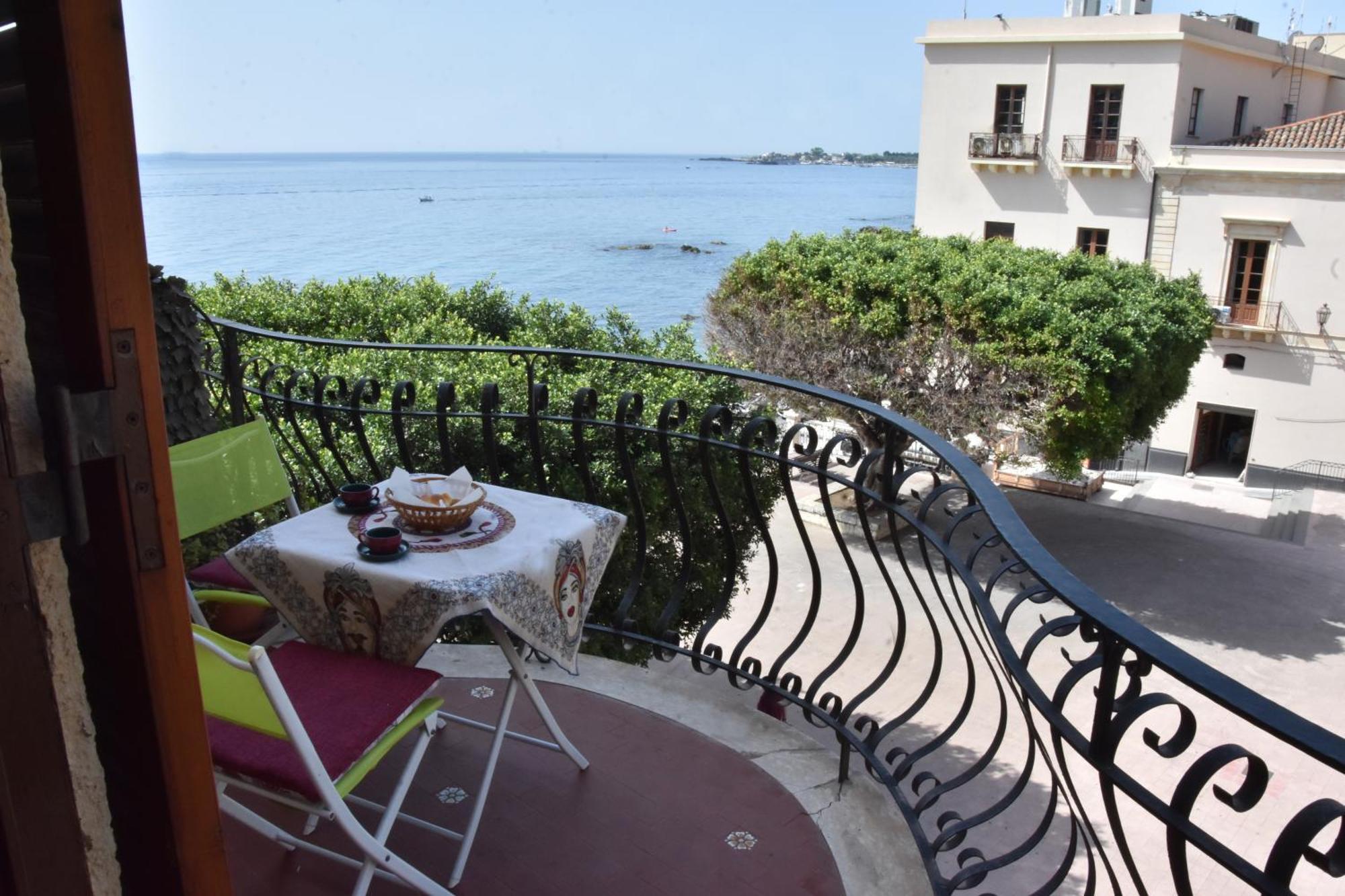 Appartement Plaza à Giardini-Naxos Extérieur photo