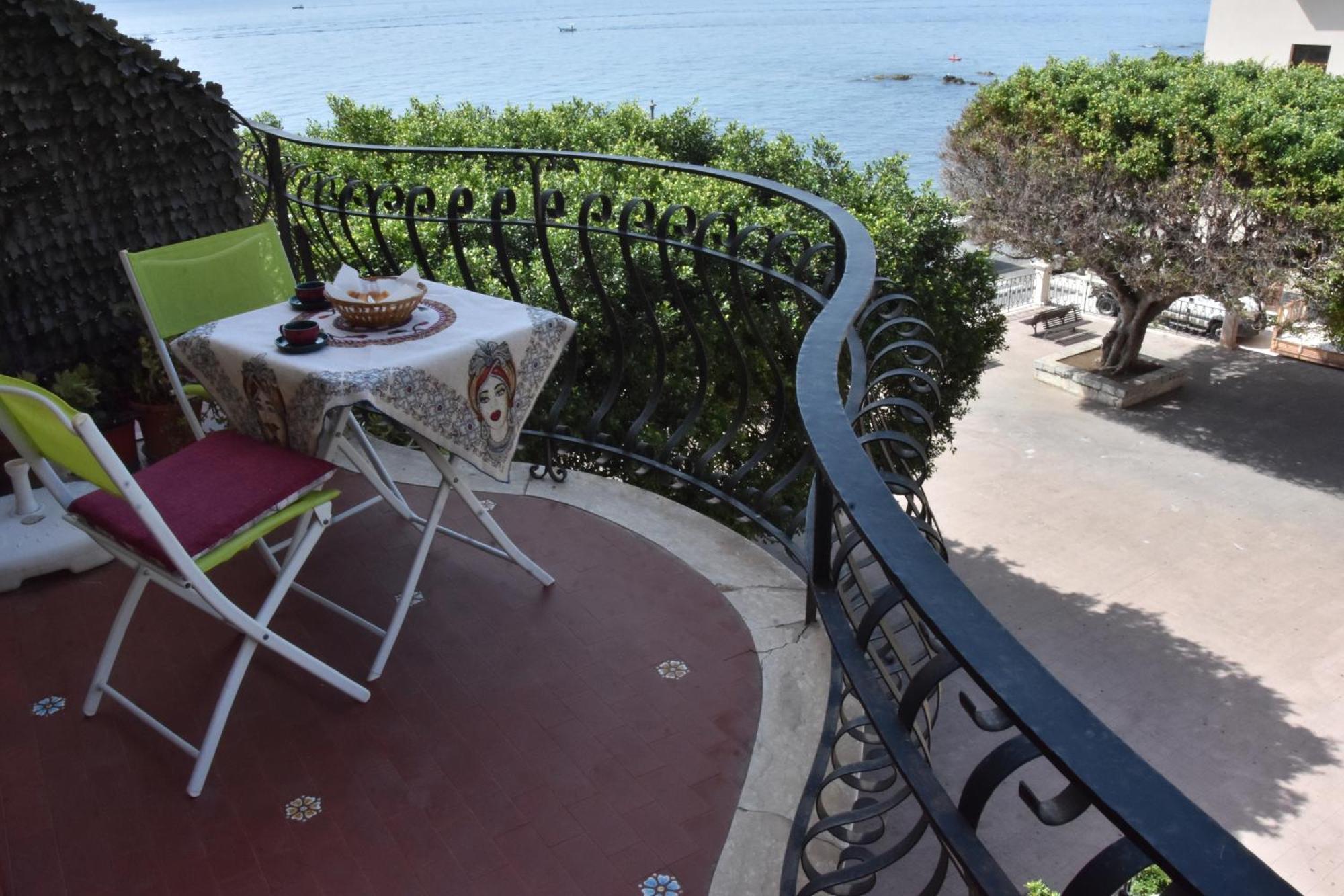 Appartement Plaza à Giardini-Naxos Extérieur photo