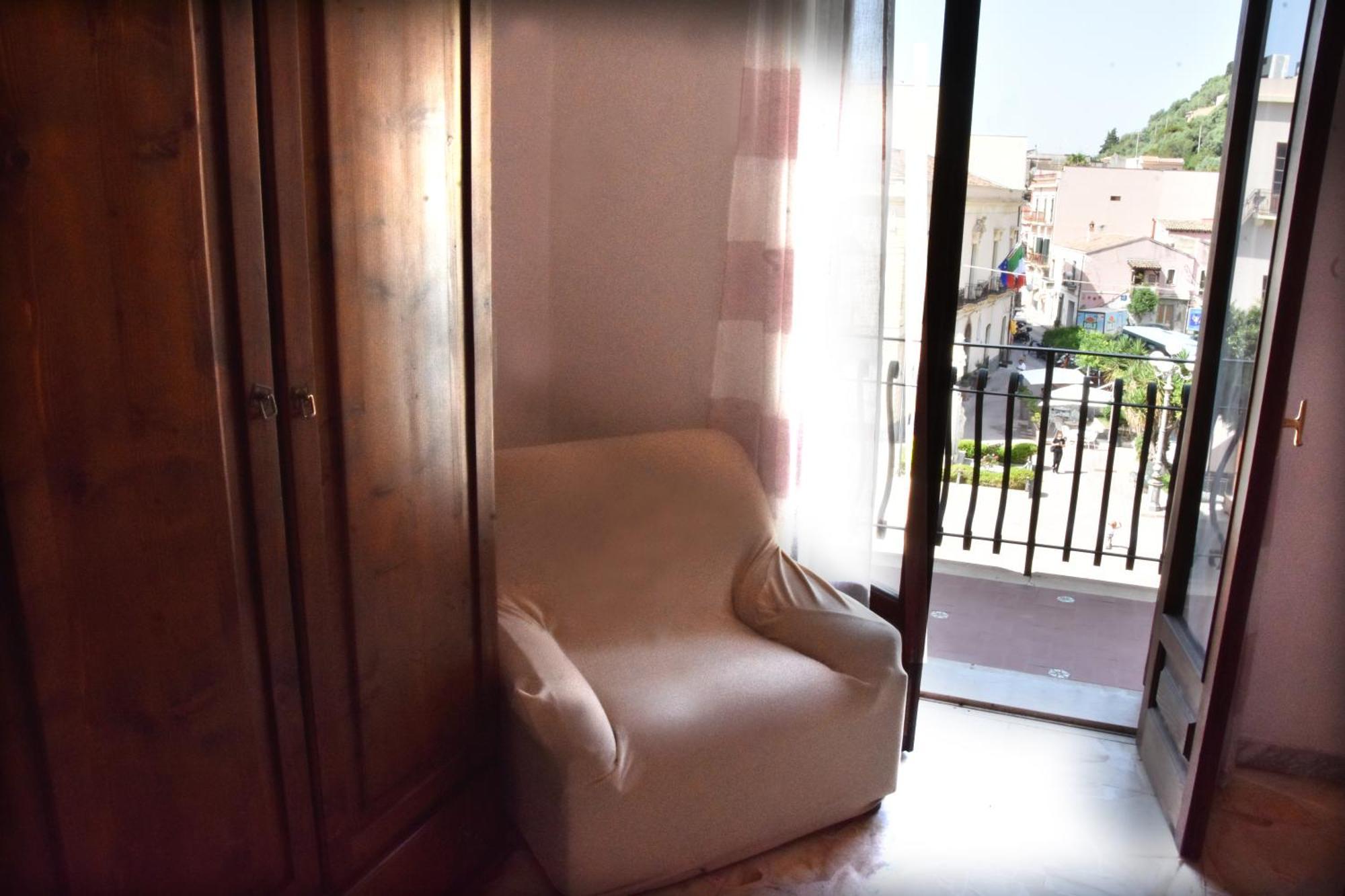 Appartement Plaza à Giardini-Naxos Extérieur photo