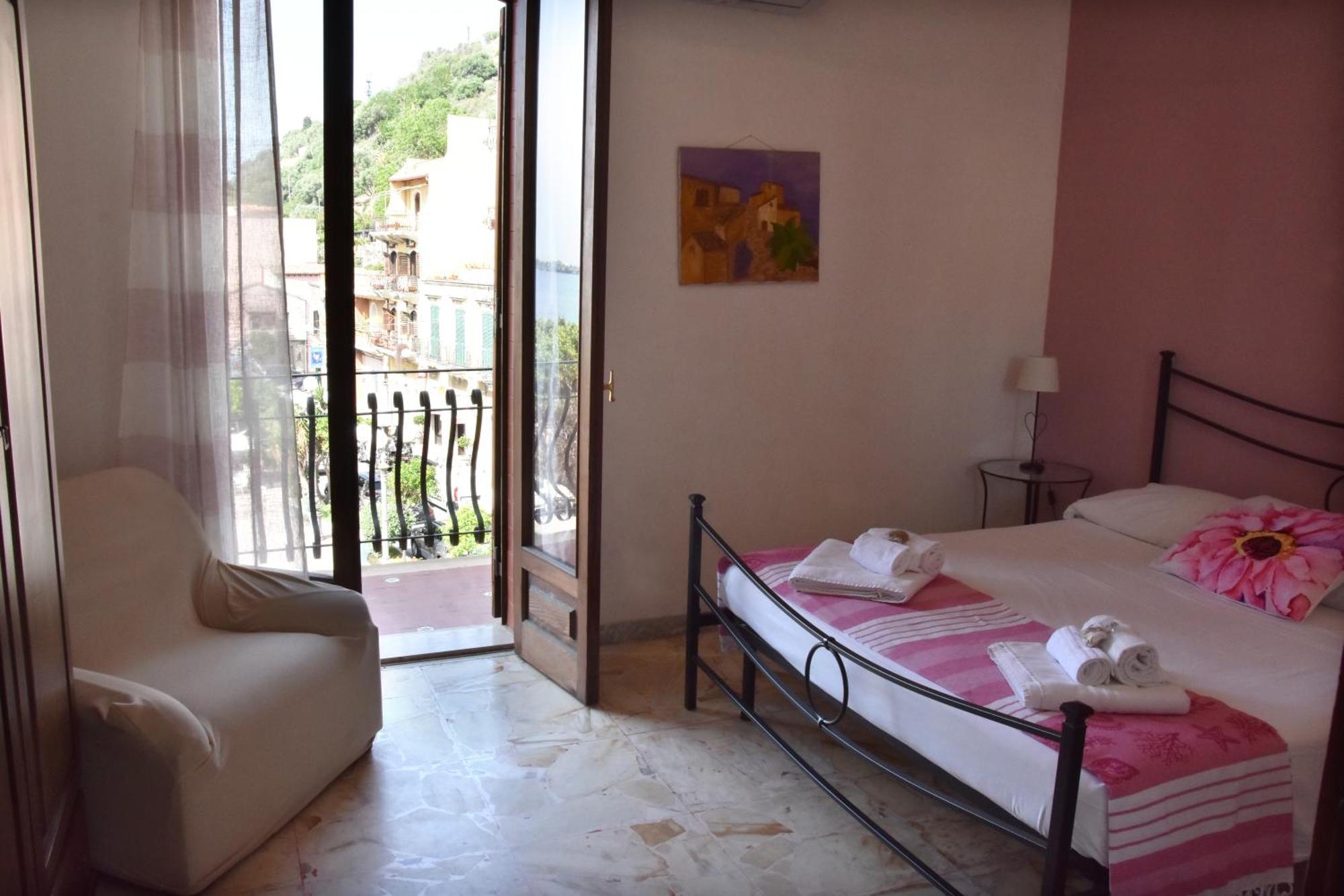 Appartement Plaza à Giardini-Naxos Extérieur photo