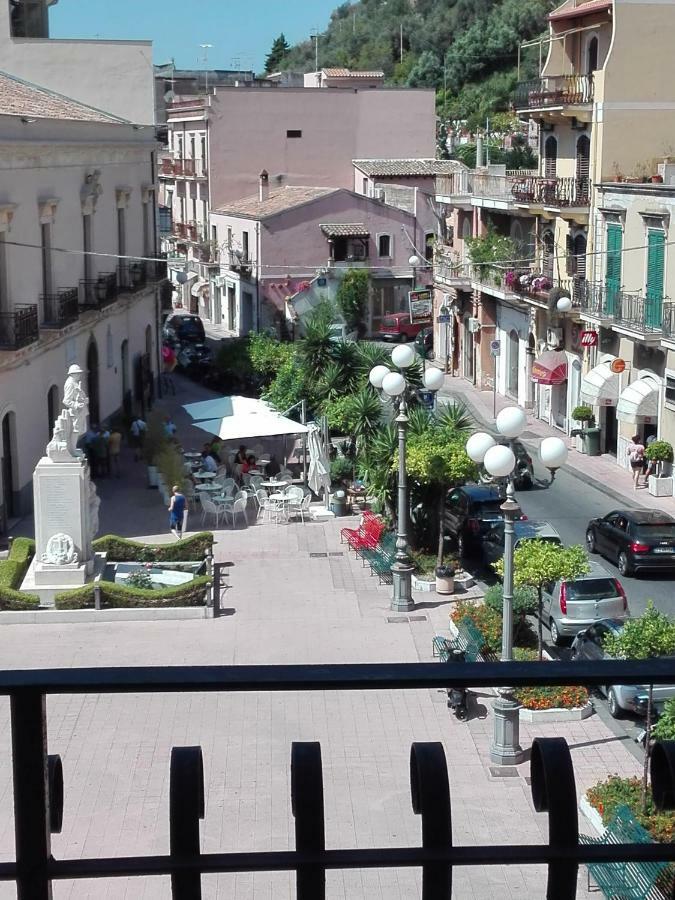 Appartement Plaza à Giardini-Naxos Extérieur photo